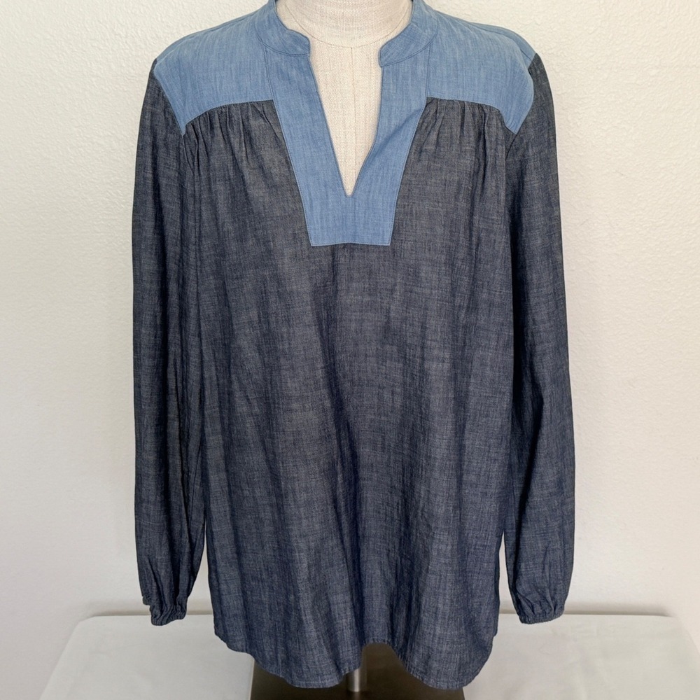 Lands End Chambray Tunic Blouse Large 14-16 Blue Two Tone V-Neck Coastal Casual